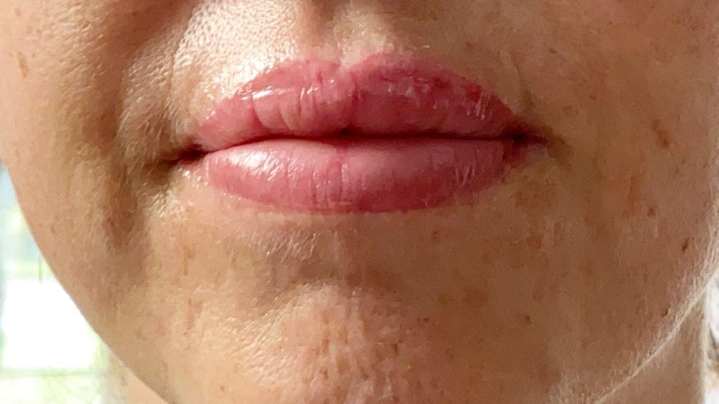 resultado micropigmentación de labios Avilés
